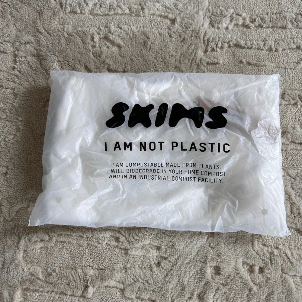 NWT SKIMS Crop Tank - Picture 3 of 4